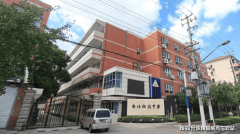 静安玺樾售楼处德律风：【预定看房热线】静安