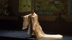 他终究发觉心里实正的